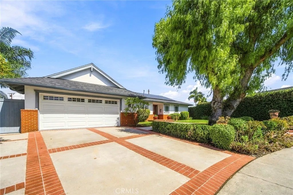 1301 Tiffany Place — photo