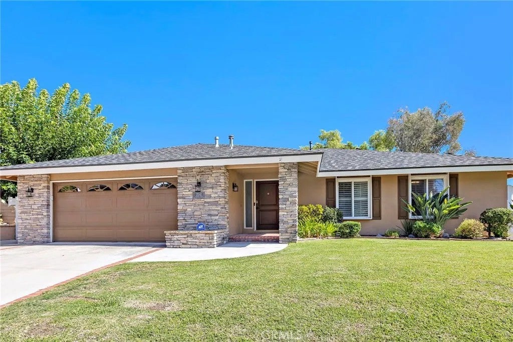 25542 Terreno Drive — photo
