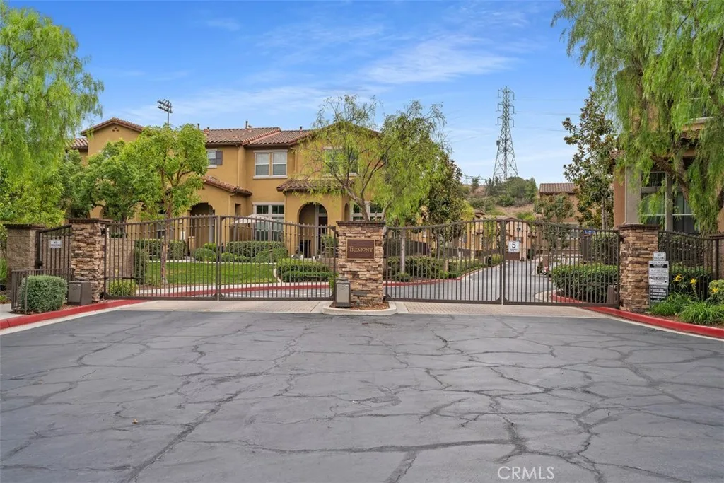 8572 E Kendra Loop, Orange, CA 92867 — photo 2