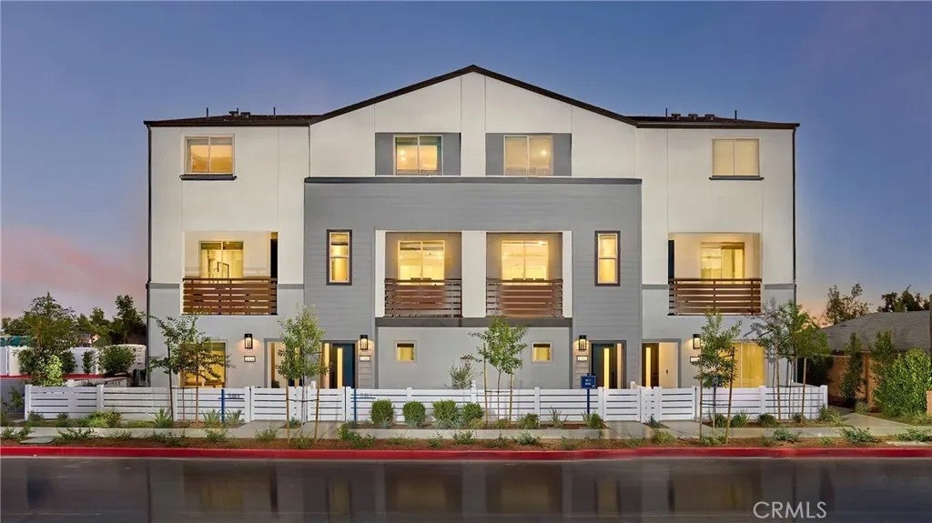 1310 W Oakcrest Paseo — photo
