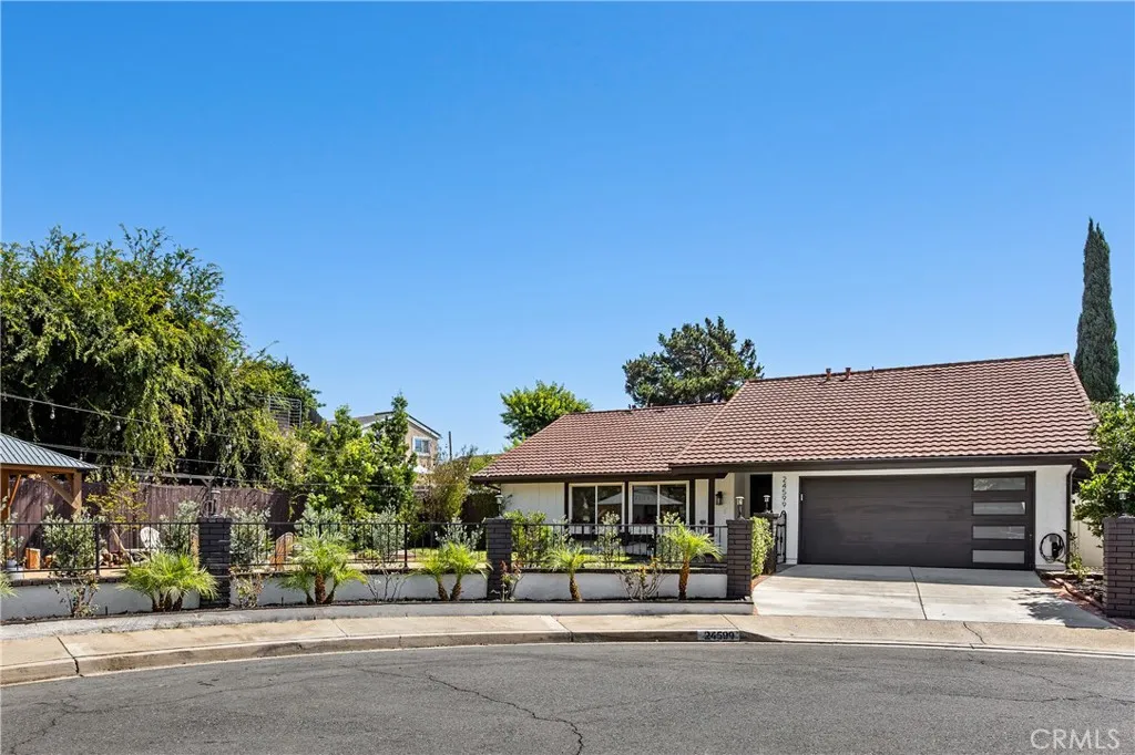 24599 Alcoba Dr — photo