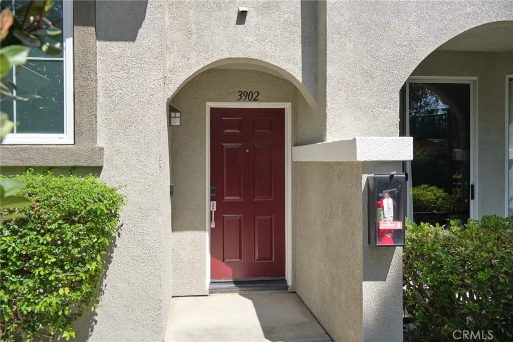 3902 Orangewood — photo