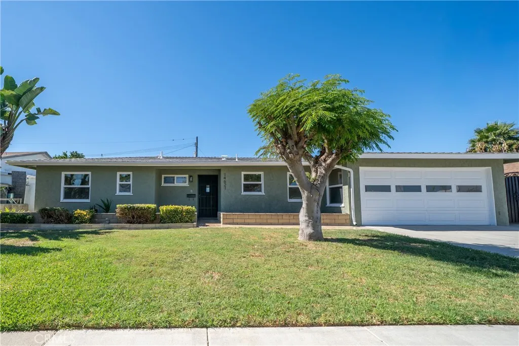 14621 Davis Street — photo