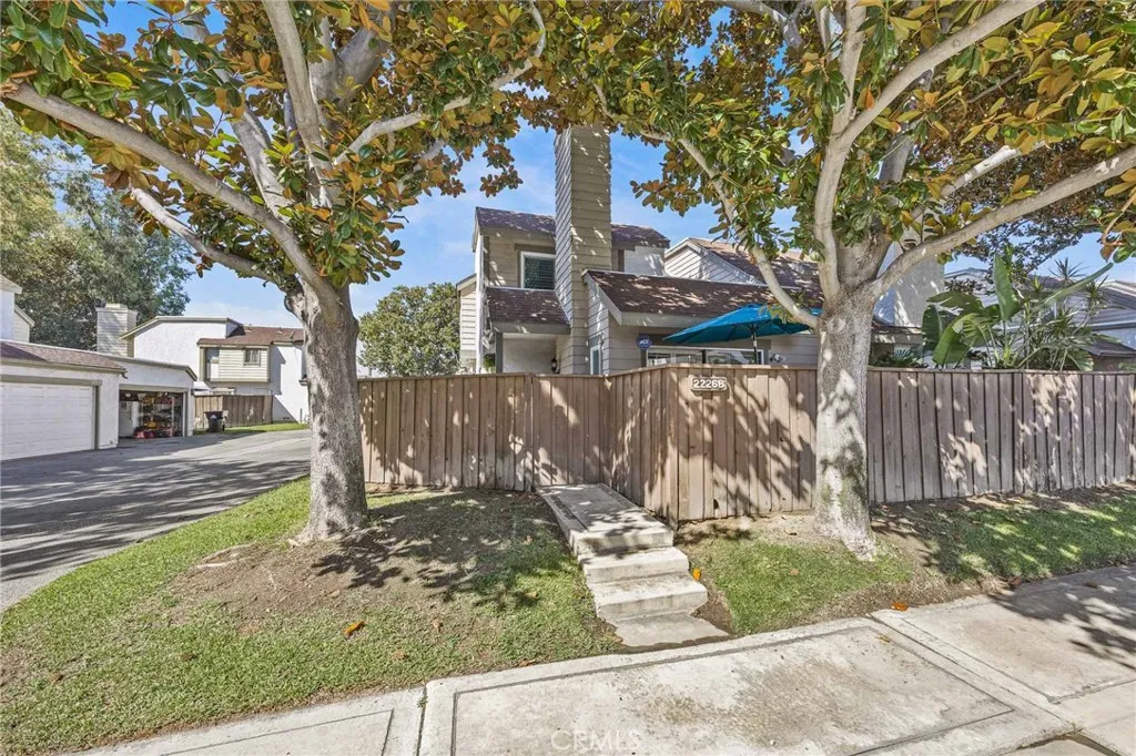 2226 S Greenwood Unit B — photo