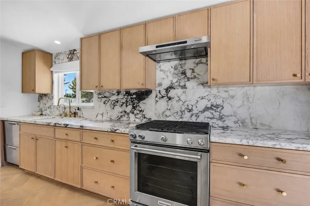 268 E Bay, Costa Mesa, CA 92627 — photo 3