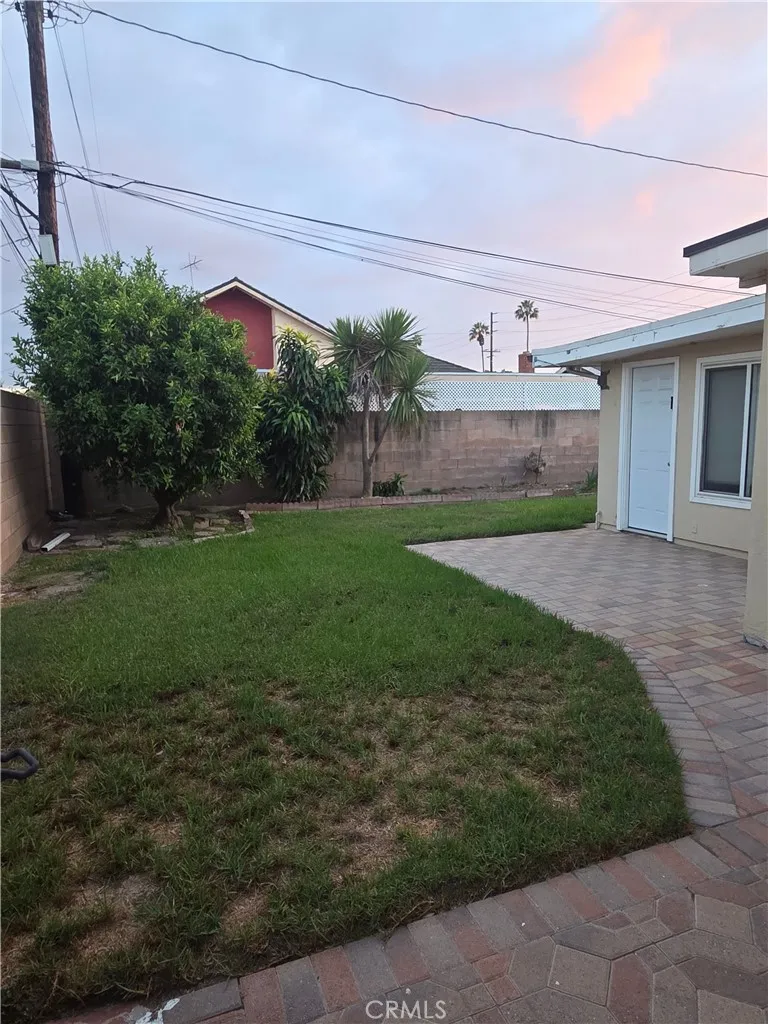1710 E Fruit Street — photo