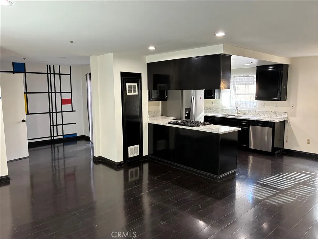 329 Genoa Unit D — photo