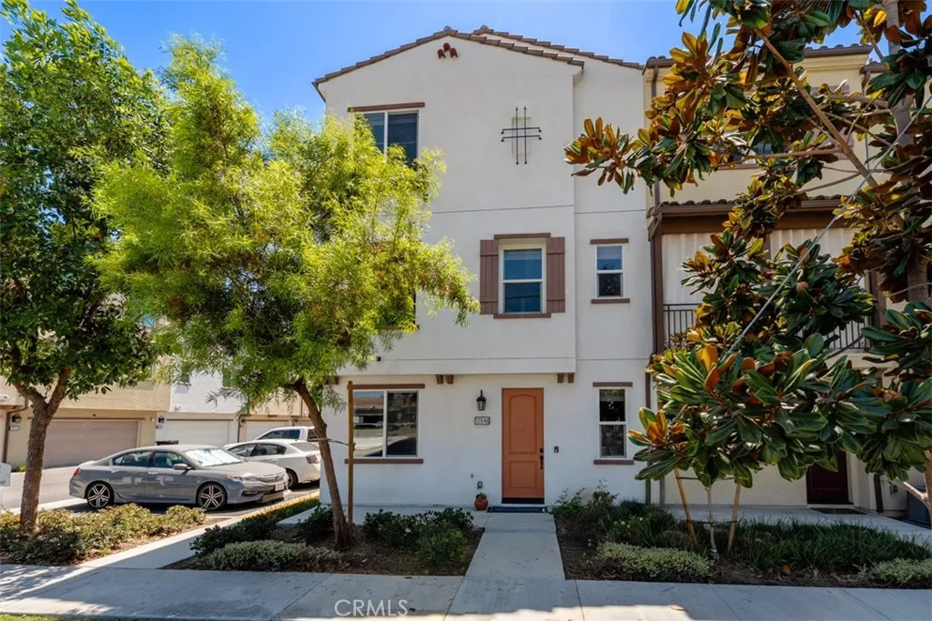 12046 Olive Street — photo