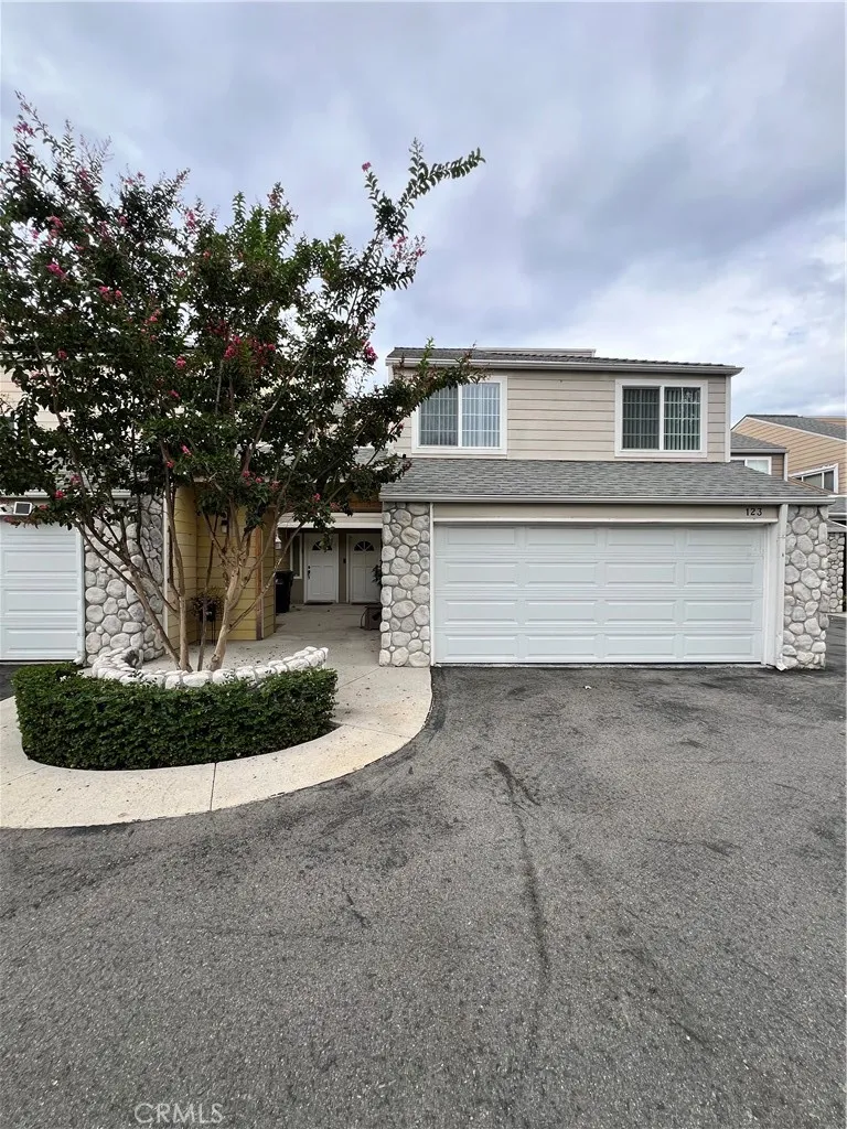 23541 Avenida La Caza #123C — photo