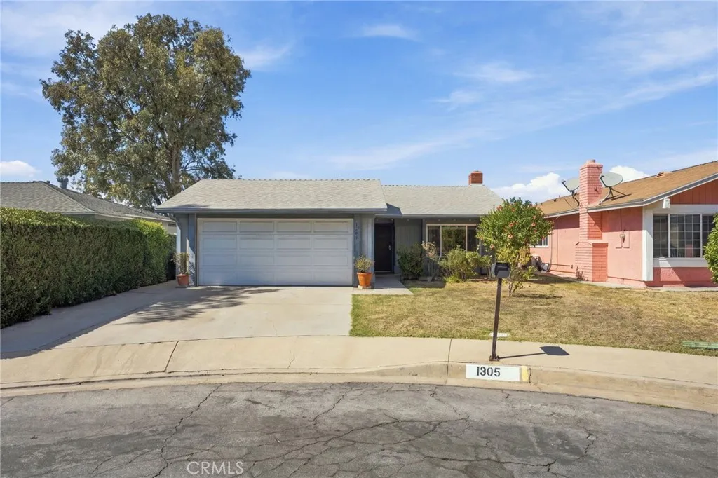 1305 Raleo Avenue — photo