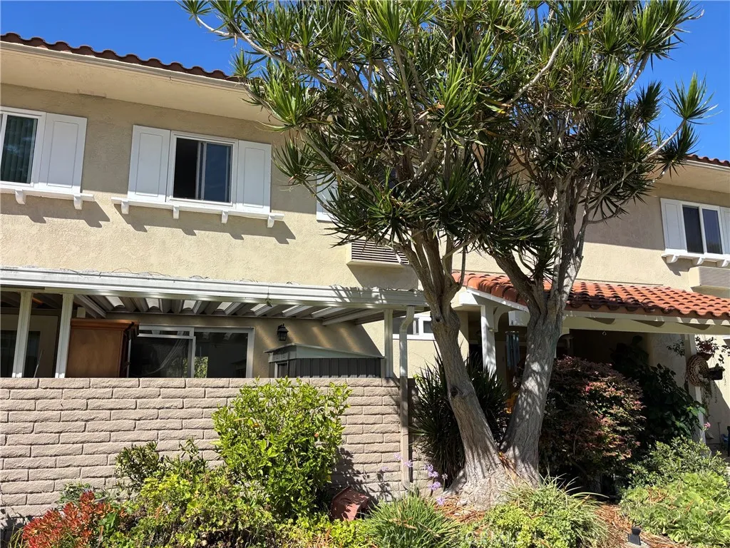 2317 Via Puerta Unit C — photo