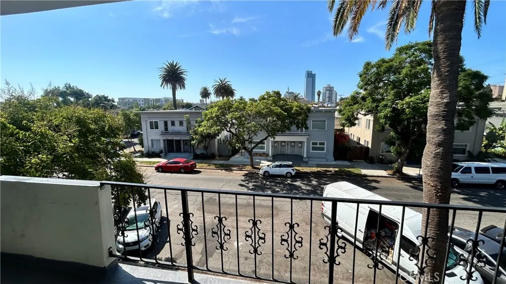 737 E 5th #10, Long Beach, CA 90802 — photo 2