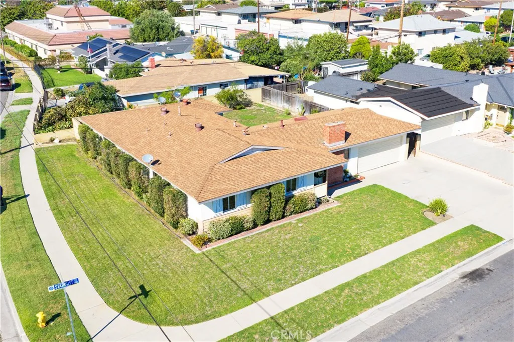 8805 Stardust Lane — photo