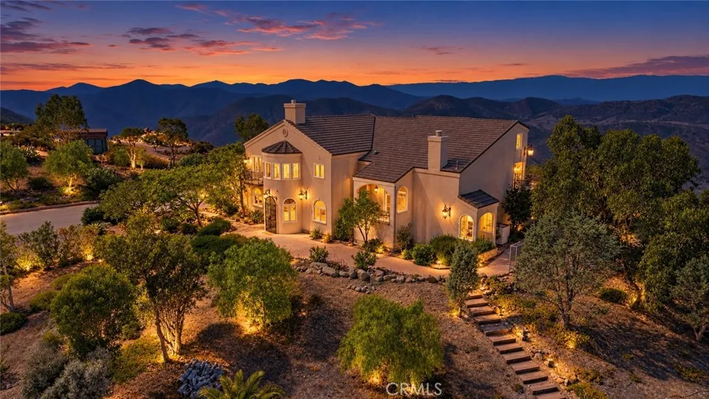 10827 Pacific View Road — photo