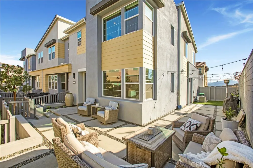 745 Hazel Dr — photo
