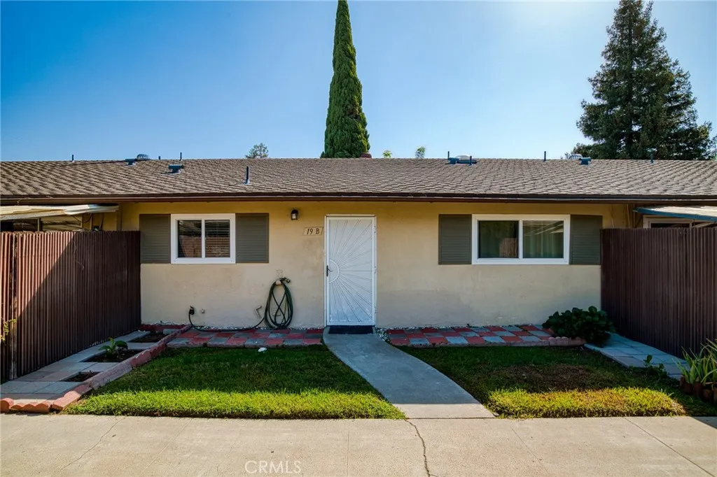 134 S Magnolia Unit 19B — photo