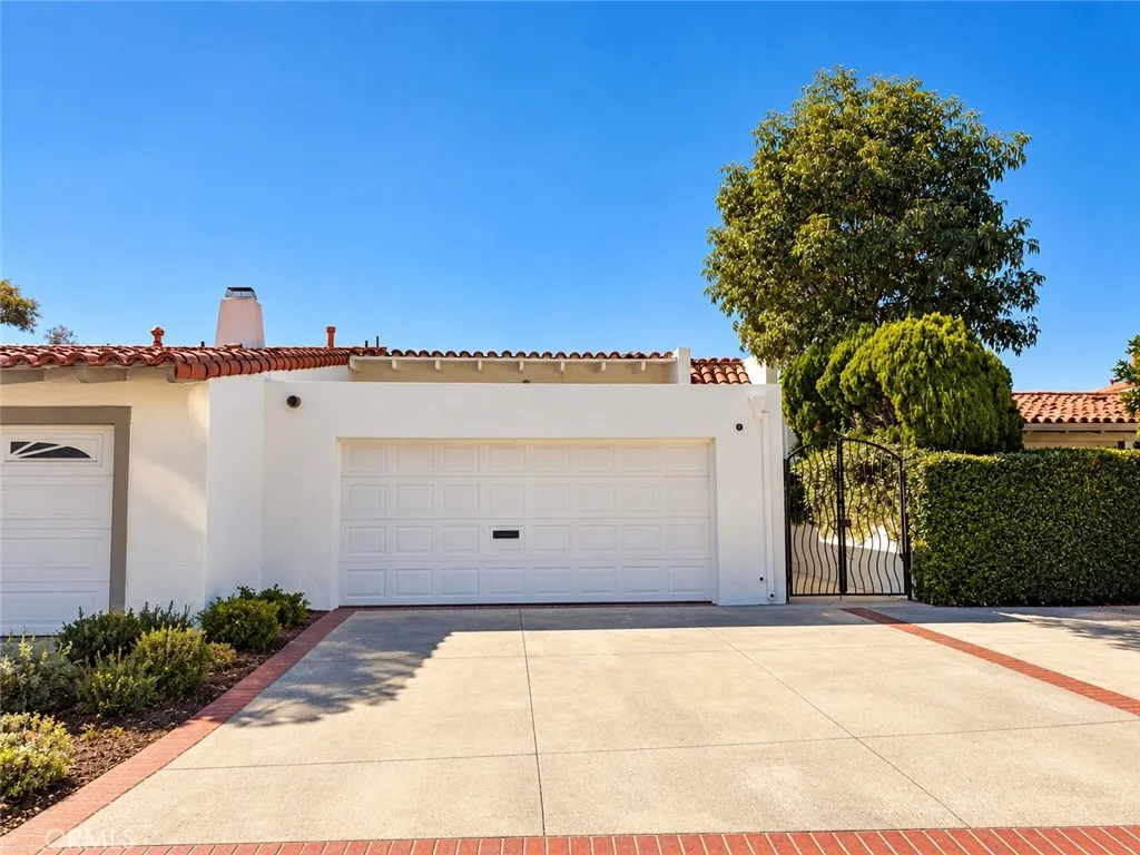 635 Vista Bonita — photo