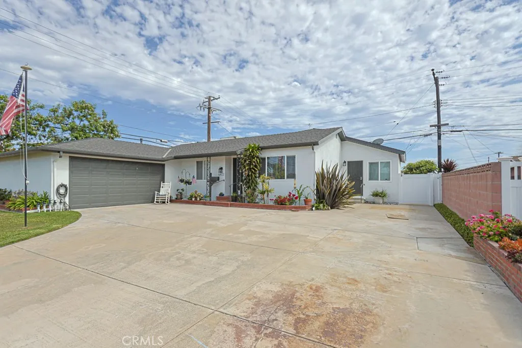 6472 Brown Circle — photo