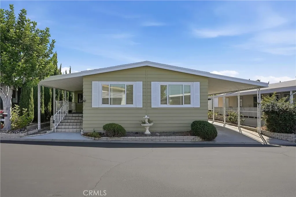 24001 Muirlands Unit 440 — photo