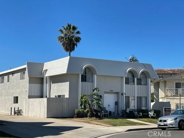 7812 Shaffer Circle Unit 3 — photo