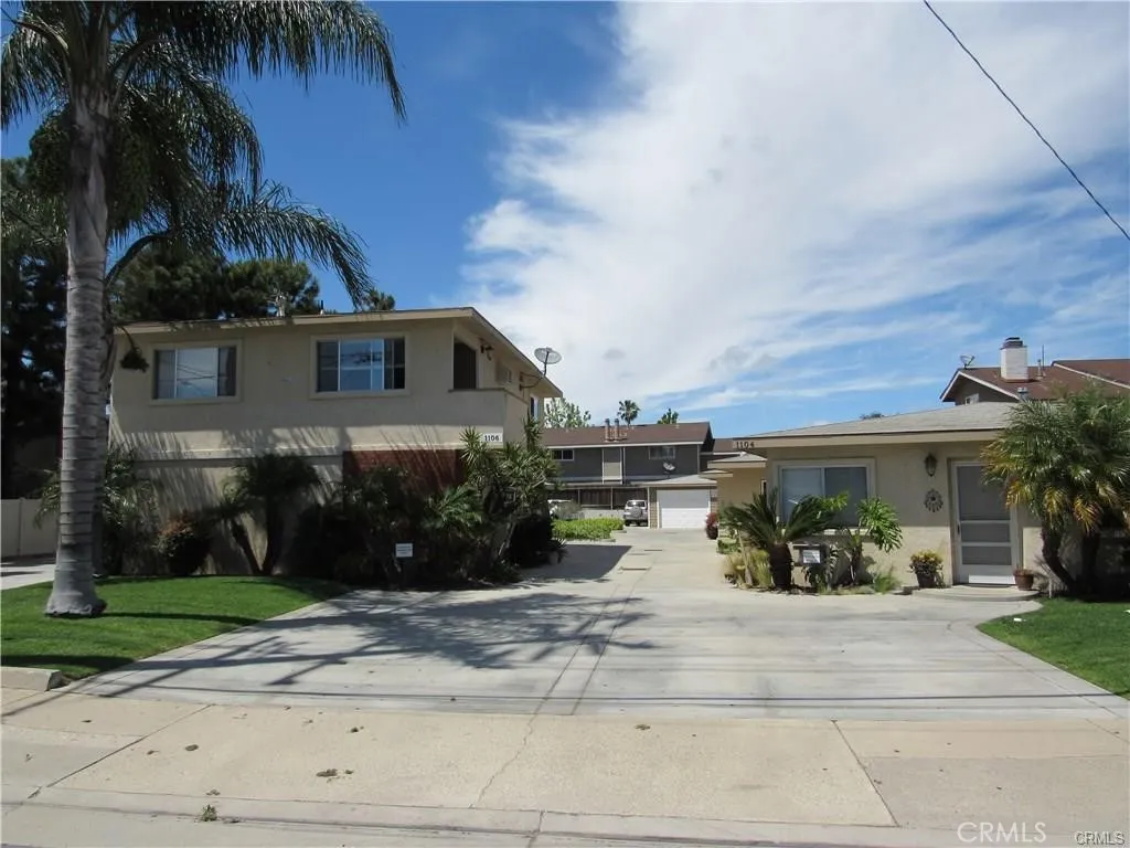 1106 Victoria Unit D — photo