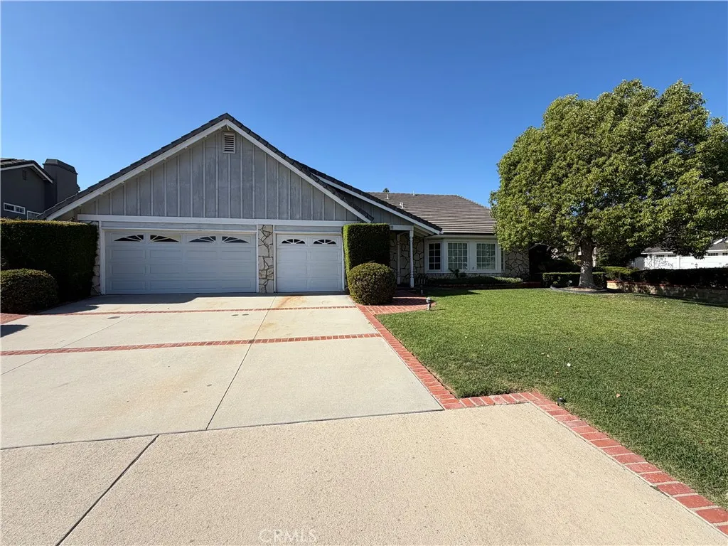 4325 Mahogany Circle — photo