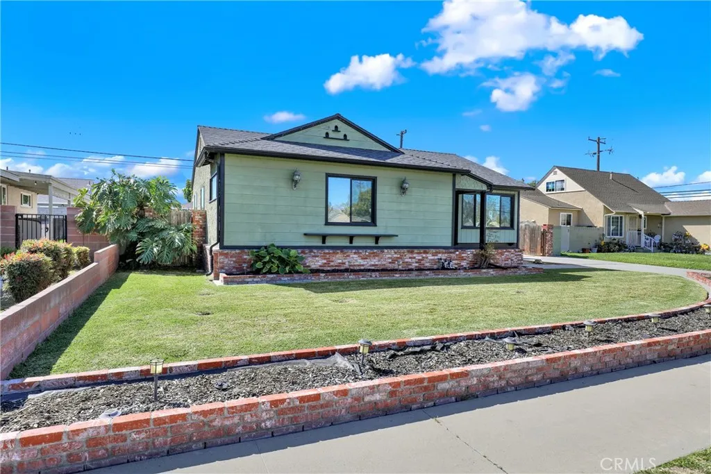 8014 Calendula — photo