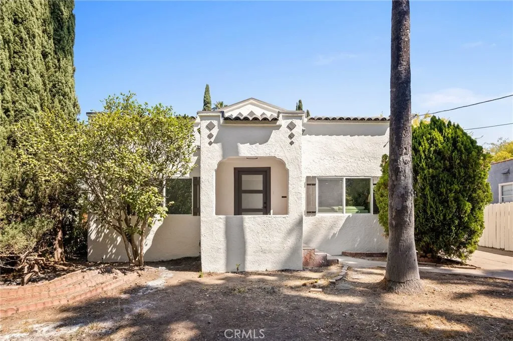 1379 E Elizabeth Street — photo