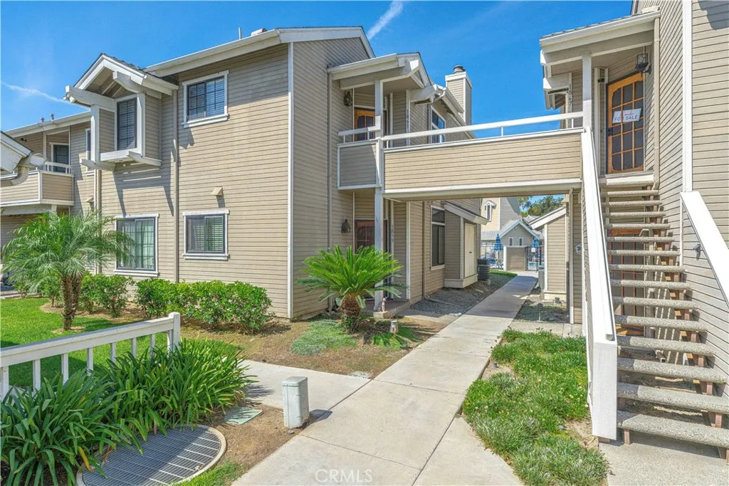 1861 W Falmouth Avenue Unit 61 — photo