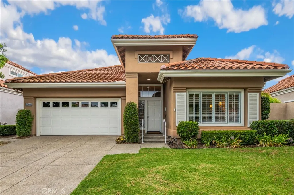 28661 Capri — photo