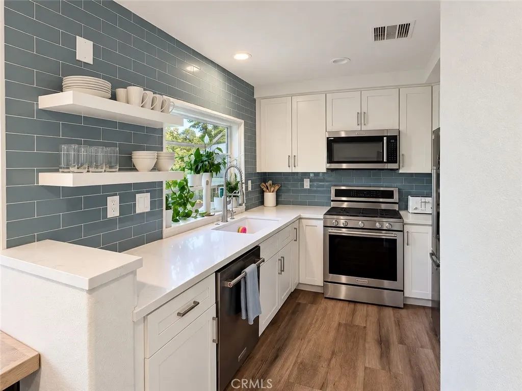 15 Sherrelwood Court — photo