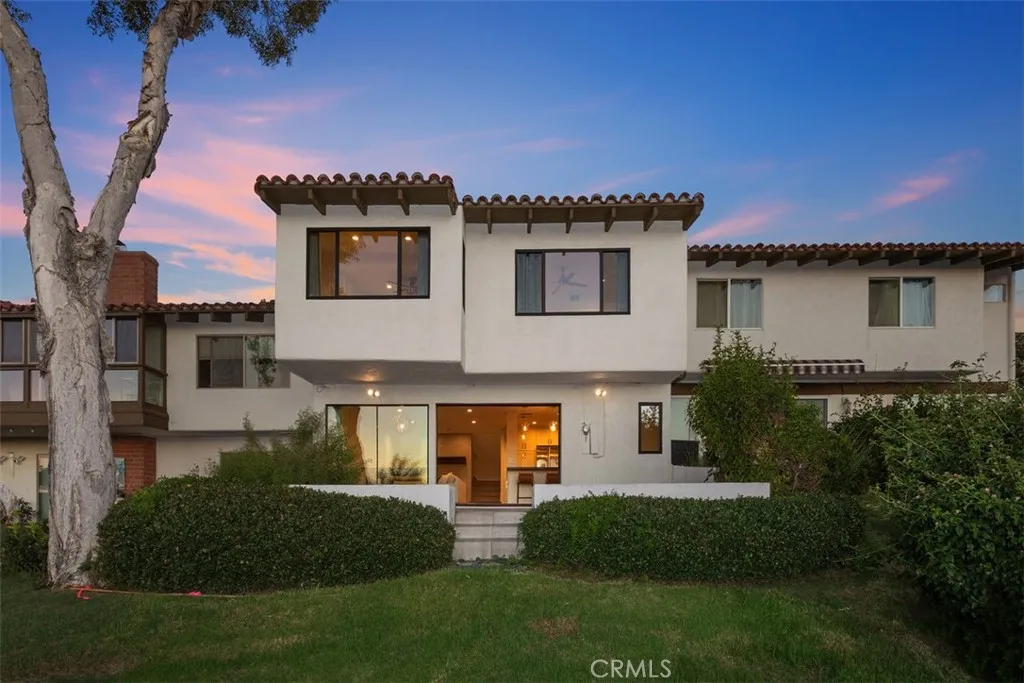 2021 Avenida Chico — photo