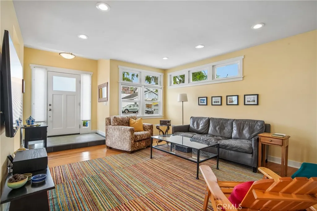 2346 Elden, Costa Mesa, CA 92627 — photo 2