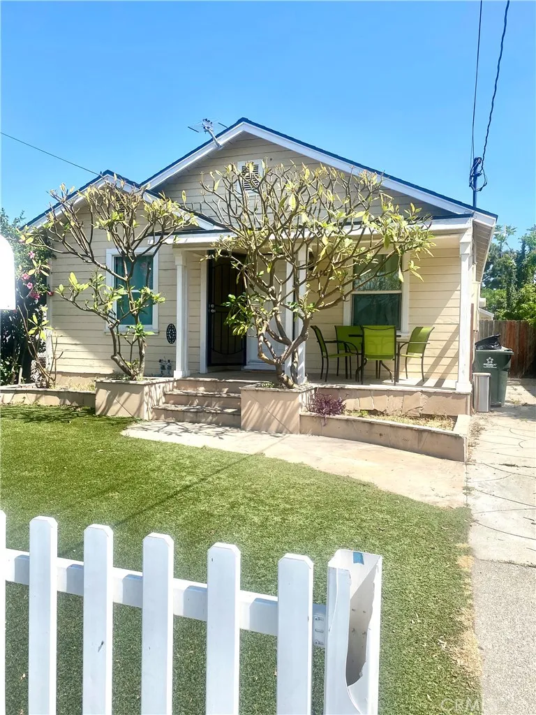 940 Cypress — photo