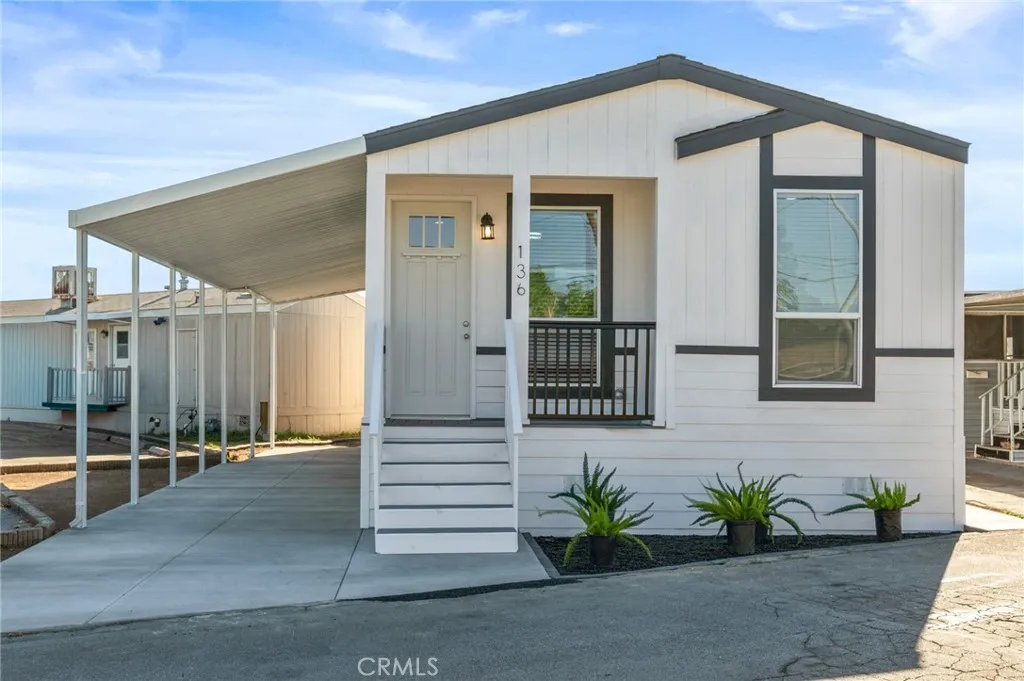 1502 E Carson Unit 136 — photo