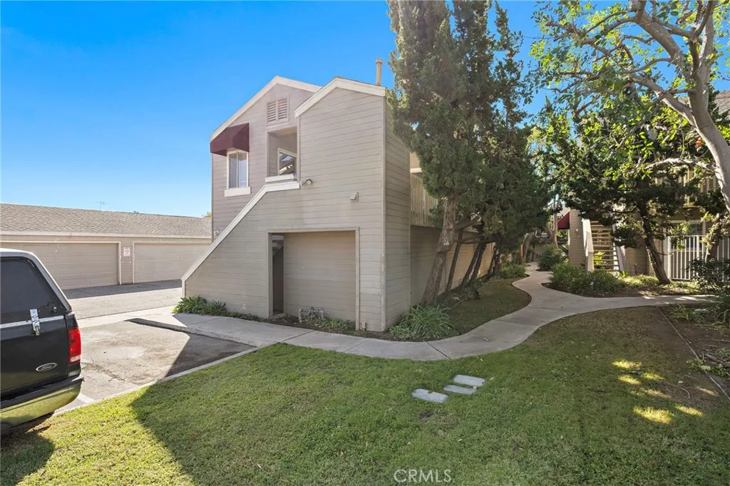 12562 Dale Unit 17 — photo