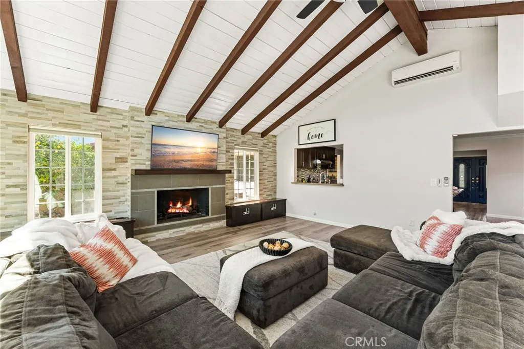538 E Riverview, Orange, CA 92865 — photo 2