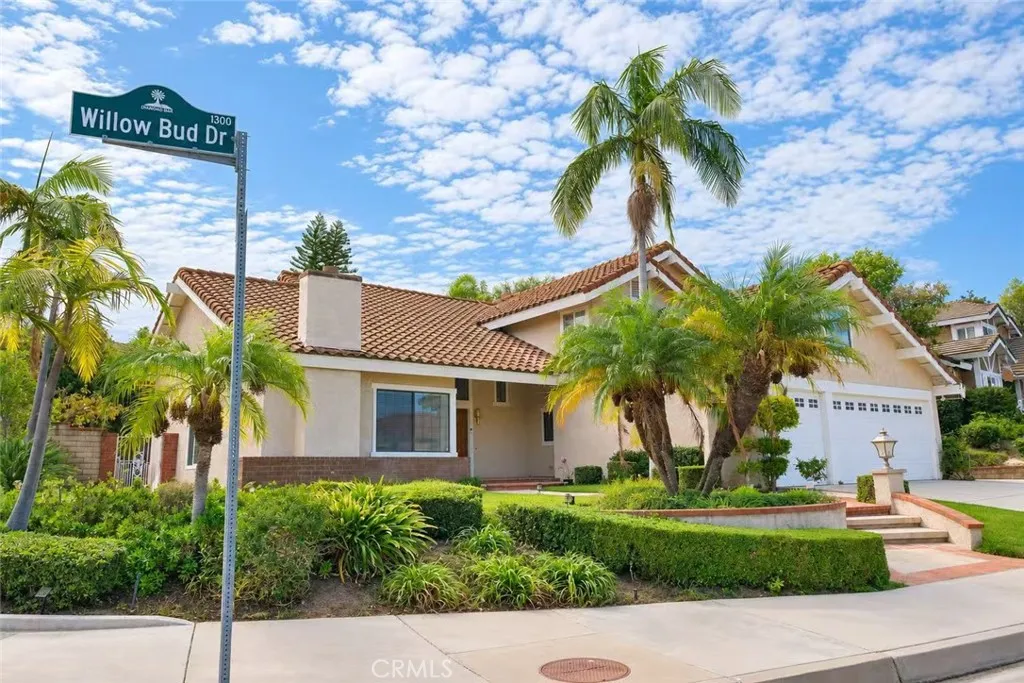 1304 Willow Bud — photo