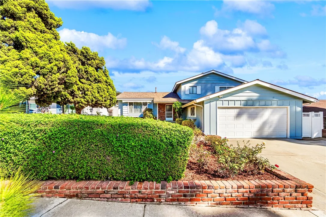 12020 Mayes Drive — photo