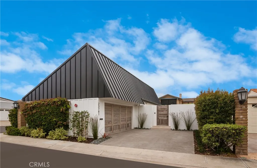 23781 Hobart Bay — photo