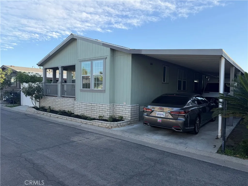 201 W Collins Unit 55 — photo