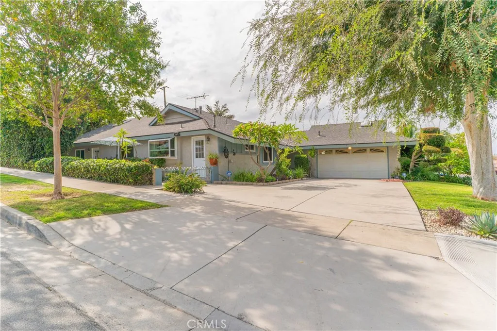 11739 Toerge Drive — photo