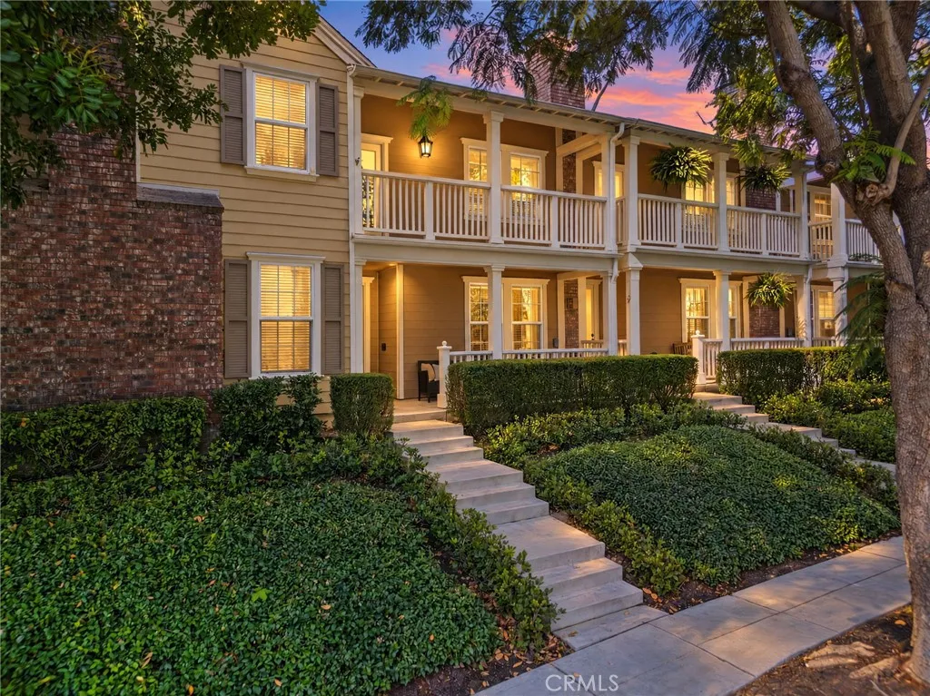 42 Bayley — photo
