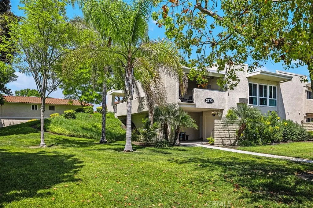 2173 Via Mariposa East Unit Q — photo