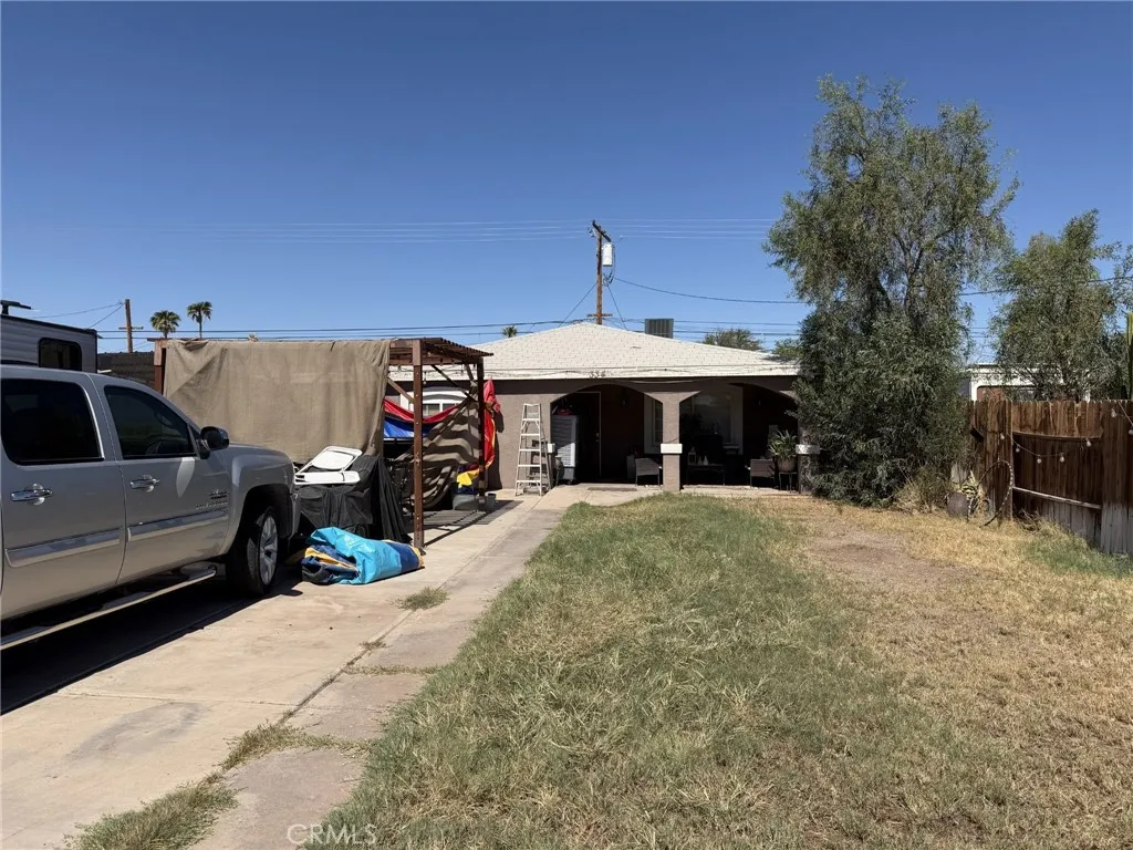 334 E Orange Avenue, El Centro, CA 92243 — photo 3
