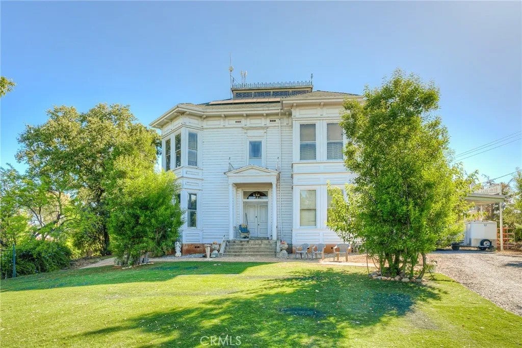 2175 Robinson Street — photo