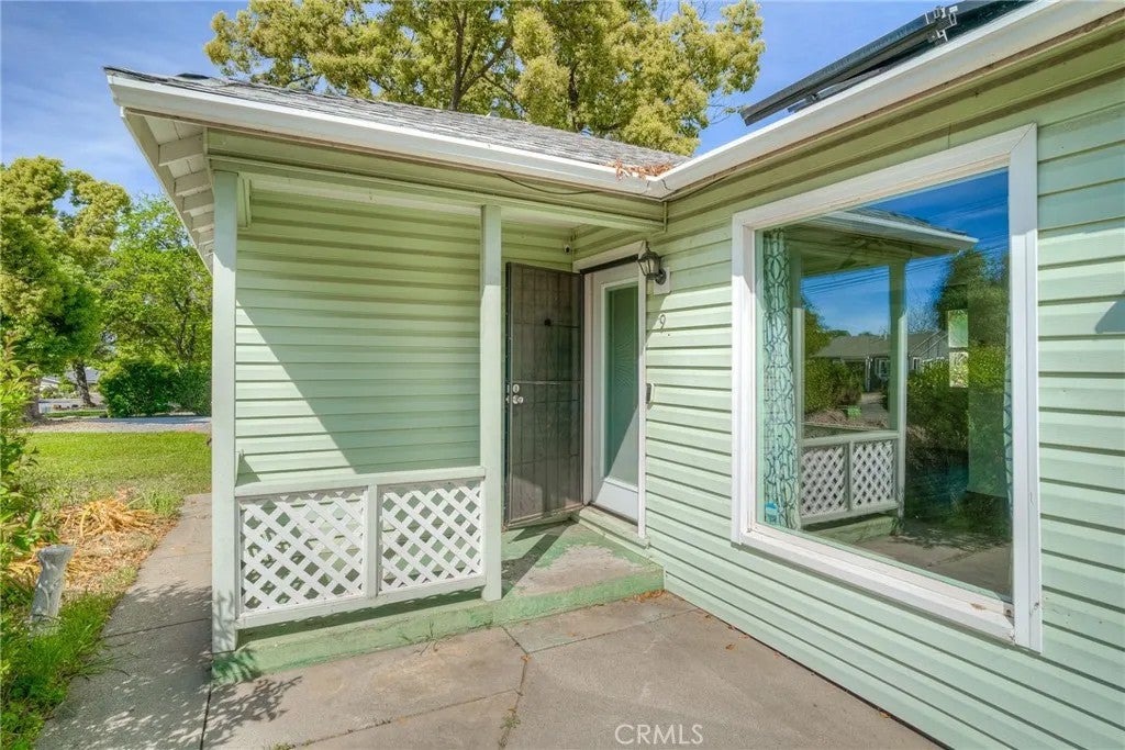 9 Midway — photo