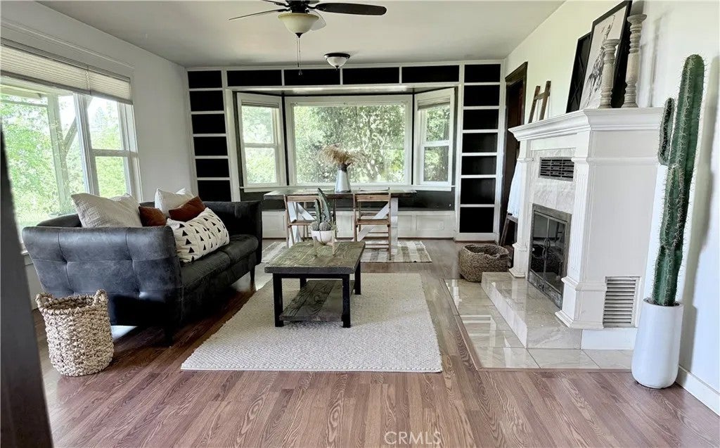 5416 Foster — photo