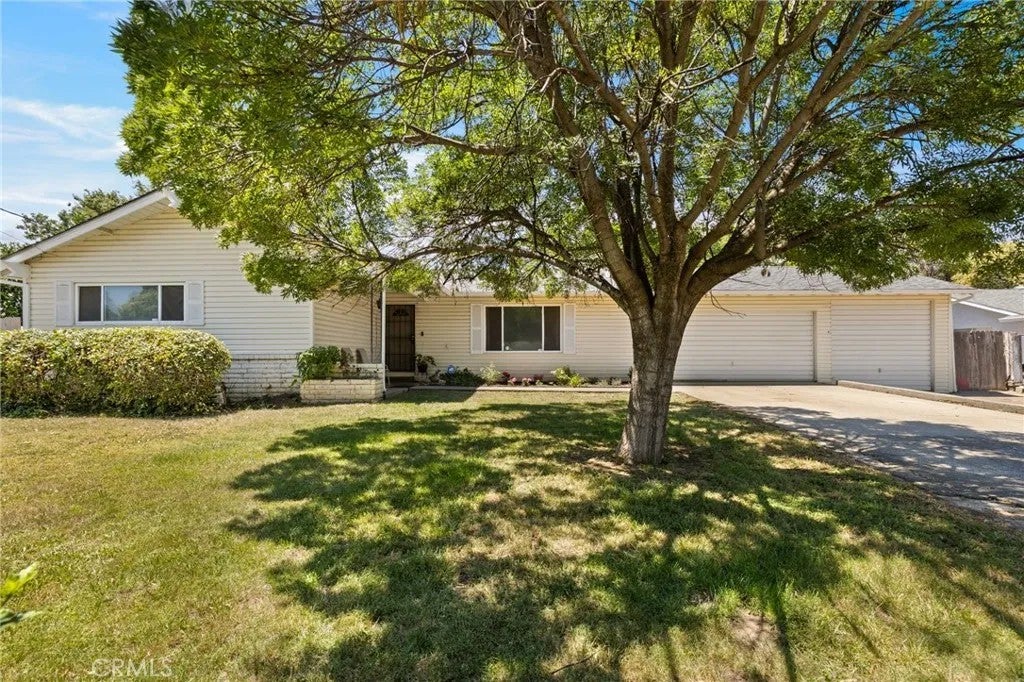 3361 Hackamore Lane — photo
