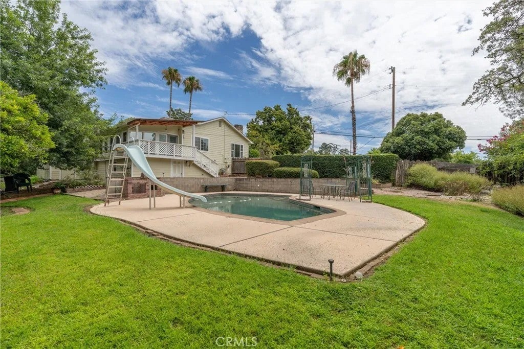 3295 Hildale — photo